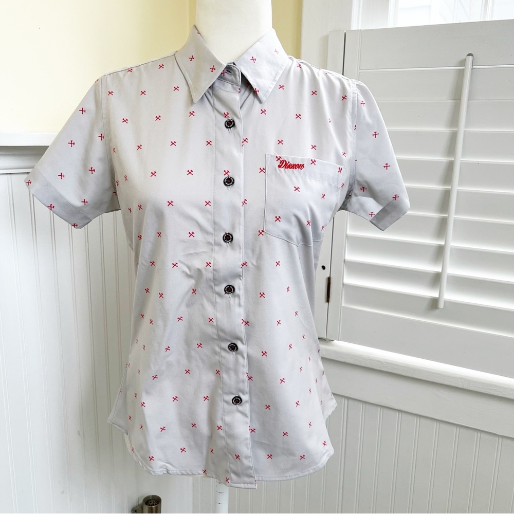 Dixxon Button Up Short Sleeve Women's Top Light Gray w/ Red Accent "The Finney"